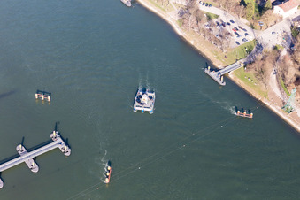 Aerial view of Plittersdorf: Solar ferry across the Rhine in Seltz in the state Bas-Rhin, France