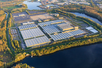 Aerial view of Green Island in the Lingenfeld Altrhein with Mercedes-Benz Global Logistics Center and MOSOLF Logistics & Services GmbH in Germersheim in the state Rhineland-Palatinate, Germany