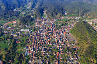 Aerial view of Schulstraße, Schlossstraße from the northeast in Dahn in the state Rhineland-Palatinate, Germany