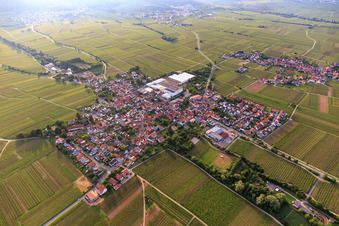 Village overview from the southeast in Böchingen in the state Rhineland-Palatinate, Germany