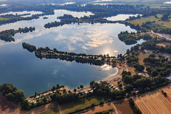 Aerial photograpy of Leisure - Camping Erlichsee on a promontory of the quarry lake in the district Oberhausen in Oberhausen-Rheinhausen in the state Baden-Wuerttemberg, Germany
