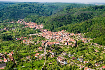 Village - view on the edge of agricultural fields and farmland in Saint-Jean-Saverne in Grand Est, France
