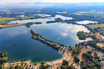 Leisure - Camping Erlichsee on a promontory of the quarry lake in the district Oberhausen in Oberhausen-Rheinhausen in the state Baden-Wuerttemberg, Germany seen from above