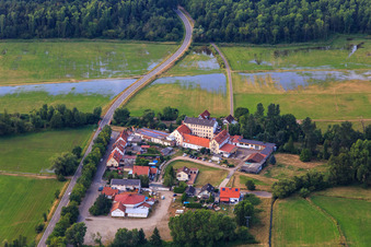 Neumühle with mill shop Fuchsmühle and Jürgen Hans GmbH on the Queich in Offenbach an der Queich in the state Rhineland-Palatinate, Germany