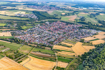 From the north in the district Rußheim in Dettenheim in the state Baden-Wuerttemberg, Germany