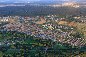 Aerial view of Between Unterfeldstraße and Neureuter Hauptstraße in the district Neureut in Karlsruhe in the state Baden-Wuerttemberg, Germany