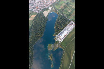 Rohrköpfle quarry lake, Schlangenlach industrial estate in Linkenheim-Hochstetten in the state Baden-Wuerttemberg, Germany