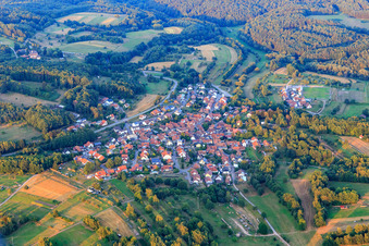 Village view in the Palatinate Forest from the southwest in Völkersweiler in the state Rhineland-Palatinate, Germany