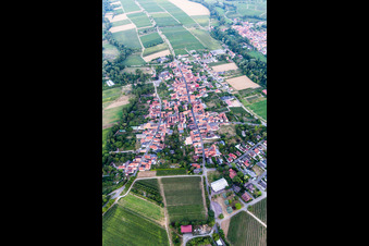 District Heuchelheim in Heuchelheim-Klingen in the state Rhineland-Palatinate, Germany from above