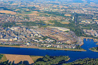 Aerial photograpy of District BASF in Ludwigshafen am Rhein in the state Rhineland-Palatinate, Germany