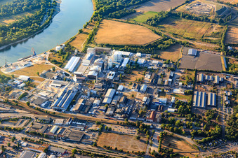 Ludwigshafen-Süd Industrial Park with ICL Germany and combined heat and power plant in the district Rheingönheim in Ludwigshafen am Rhein in the state Rhineland-Palatinate, Germany