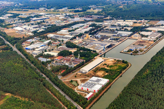 Industrial area at the port of the Elbe Lateral Canal with VR PLUS Agrar Lüneburg in the district Hagen in Lüneburg in the state Lower Saxony, Germany