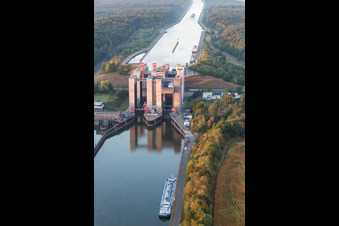 Boat lift and locks plants on the banks of the waterway of the Elbe side channel in Scharnebeck in the state Lower Saxony, Germany from above