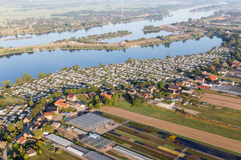 Camping with caravans and tents in Hamburg, Germany