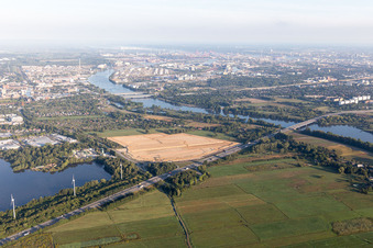 Aerial photograpy of Neuländer See on the A1 in the district Neuland in Hamburg in the state Hamburg, Germany