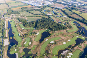 Bird's eye view of Grounds of the Golf course at Green Eagle Golf Courses in Winsen (Luhe) in the state Lower Saxony, Germany