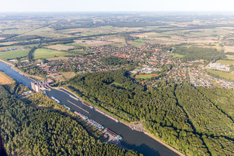 Oblique view of Boat lift and locks plants on the banks of the waterway of the Elbe side channel in Scharnebeck in the state Lower Saxony, Germany