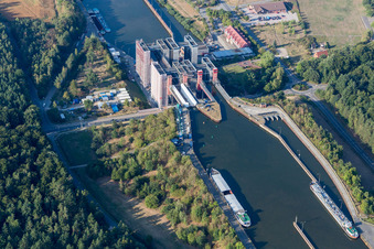Boat lift and locks plants on the banks of the waterway of the Elbe side channel in Scharnebeck in the state Lower Saxony, Germany from above