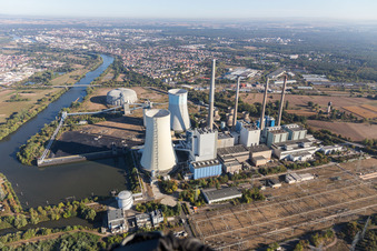 Großkrotzenburg, Staudinger coal and gas power plant on the Main near Hanau in Großkrotzenburg in the state Hesse, Germany