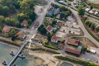 Seltz/Plittersdorf: Solar ferry across the Rhine in the district Plittersdorf in Rastatt in the state Baden-Wuerttemberg, Germany