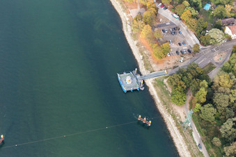 Plittersdorf: Solar ferry across the Rhine in Seltz in the state Bas-Rhin, France from above