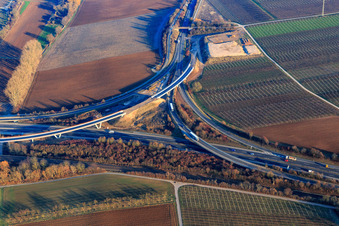 New construction of the Landau Nord junction for the B272 on the A65 motorway in the district Dammheim in Landau in der Pfalz in the state Rhineland-Palatinate, Germany from above
