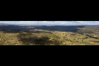 Panorama of the Perigord in La Roque-Gageac in the state Dordogne, France