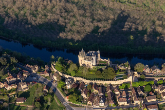 Drone recording of Montfort in Vitrac in the state Dordogne, France
