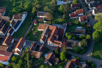 Aerial photograpy of Winery and Wine Bar Vogler in the district Heuchelheim in Heuchelheim-Klingen in the state Rhineland-Palatinate, Germany