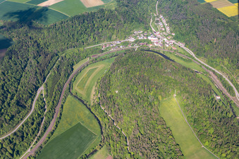 Aerial view of Neckar loop from the east in the district Talhausen in Epfendorf in the state Baden-Wuerttemberg, Germany