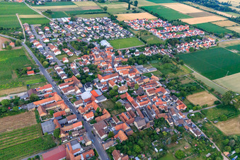 From the west in the district Dammheim in Landau in der Pfalz in the state Rhineland-Palatinate, Germany