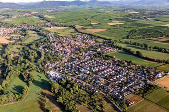 From the southeast in the district Billigheim in Billigheim-Ingenheim in the state Rhineland-Palatinate, Germany