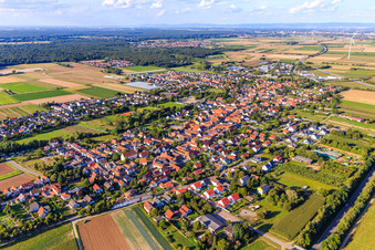 View of the town from the southwest on this side of the B9 in Schwegenheim in the state Rhineland-Palatinate, Germany