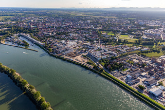 Residential project on the Speyer Rhine bank: Alte Ziegelei / Franz-Kirmeier-Straße in Speyer in the state Rhineland-Palatinate, Germany from the plane