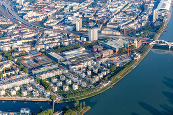 Residential and commercial building in the development area on the quayside of the Rhein at the Rheinschanzenpromenade in Ludwigshafen am Rhein in the state Rhineland-Palatinate, Germany