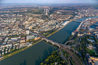Construction to renovation work on the to be reconstructed road bridges between Mannheim and Ludwigshafen in Ludwigshafen am Rhein in the state Rhineland-Palatinate, Germany