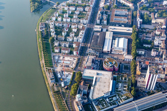 Aerial view of Living by the river, Rheinschanzenpromenade in the district Süd in Ludwigshafen am Rhein in the state Rhineland-Palatinate, Germany