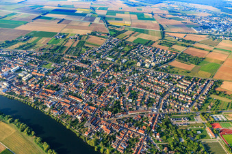 From the east in Edingen-Neckarhausen in the state Baden-Wuerttemberg, Germany