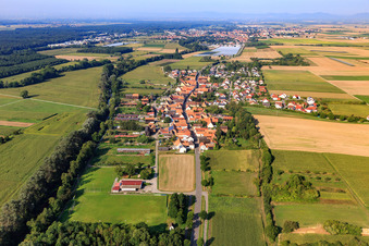 From the east in Herxheimweyher in the state Rhineland-Palatinate, Germany