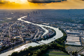 Residential area of the multi-family house settlement on Ufer of Main in Offenbach am Main in the state Hesse, Germany