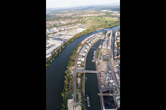 Residential area of the multi-family house settlement auf of the Hafeninsel in Offenbach am Main in the state Hesse, Germany out of the air