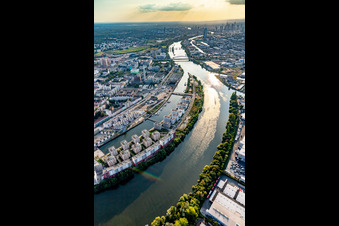 Drone image of Residential area of the multi-family house settlement auf of the Hafeninsel in Offenbach am Main in the state Hesse, Germany