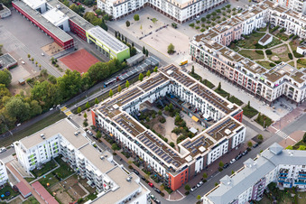 Multi-family residential complex with inner yard on Gravensteiner Platz in the district Preungesheim in Frankfurt in the state Hesse, Germany