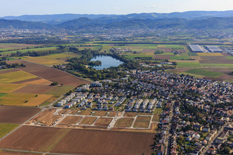 Bird's eye view of New development area "Mitten im Feld" and Odenwaldstr in Heddesheim in the state Baden-Wuerttemberg, Germany