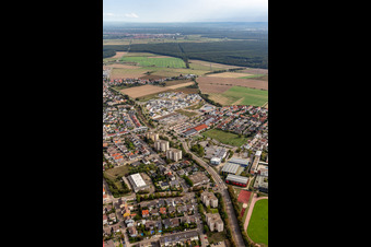 Bird's eye view of District Linkenheim in Linkenheim-Hochstetten in the state Baden-Wuerttemberg, Germany