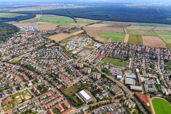 Aerial view of New development area Am Biegen in the district Hochstetten in Linkenheim-Hochstetten in the state Baden-Wuerttemberg, Germany