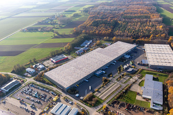 Horst industrial park with Magna Exteriors, Zufall Logistics, STS Group and Thermo Fisher in the district Minderslachen in Kandel in the state Rhineland-Palatinate, Germany seen from above