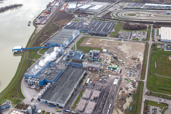 Construction of the new gas- hydrogen-power plant at paer mill Papierfabrik Palm GmbH & Co. KG in the district Industriegebiet Woerth-Oberwald in Woerth am Rhein in the state Rhineland-Palatinate viewn from the air