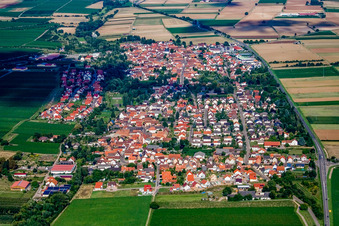 Village from the east in Essingen in the state Rhineland-Palatinate, Germany