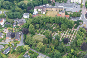 Aerial view of Old Cemetery Flensburg, Christiansenpark, Old Water Tower in the district Duburg in Flensburg in the state Schleswig Holstein, Germany